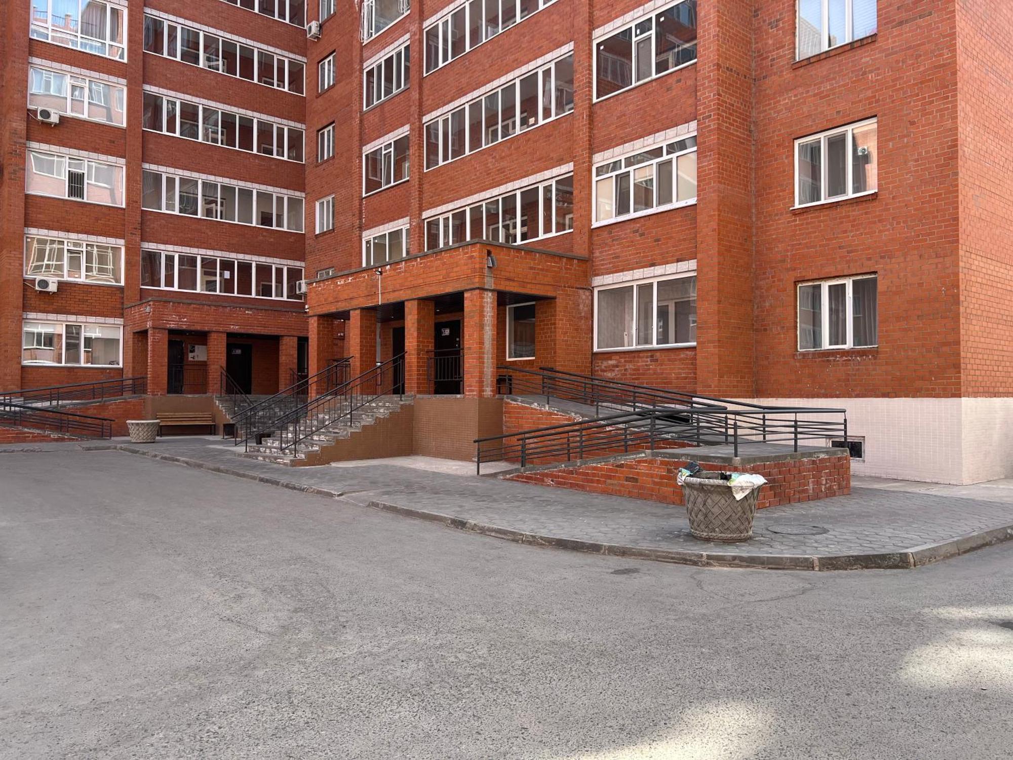 Квартира Smart В Новом Доме Pavlodar Exterior foto